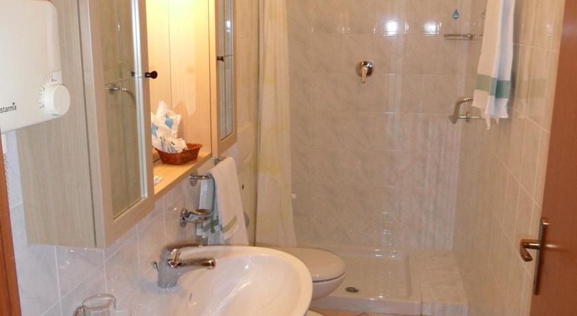 Casa Vacanze Touring Verbania Extérieur photo